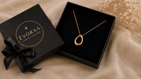 ÉVORAA Aura Pendant