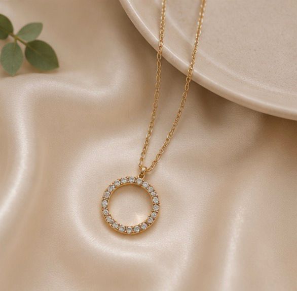 EVORAA Halo Necklace