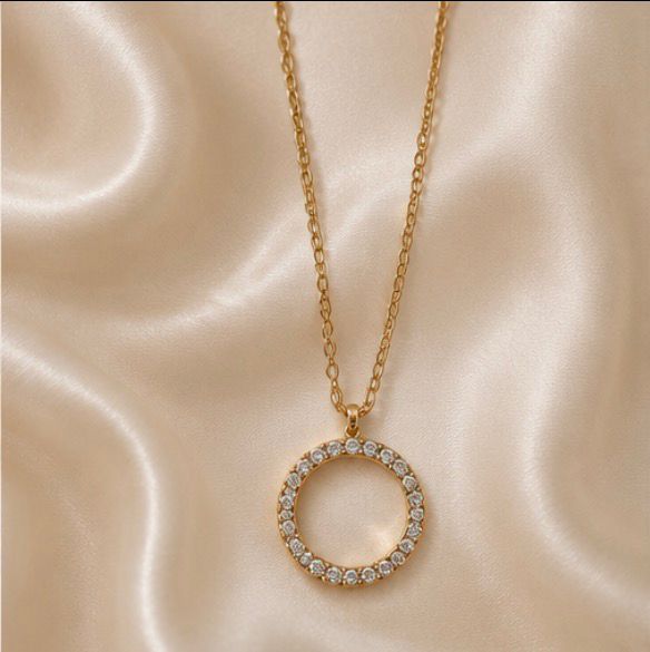 EVORAA Halo Necklace