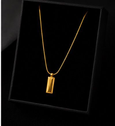 EVORAA Aura Bar Necklace