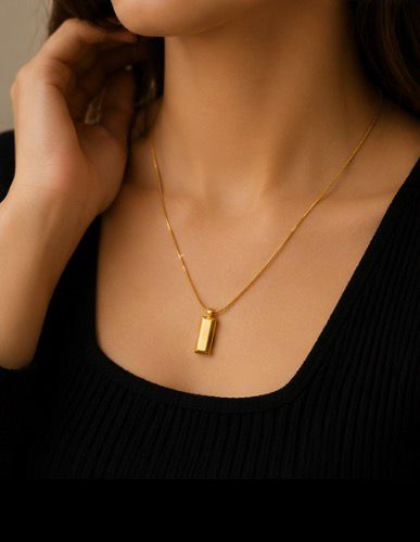 EVORAA Aura Bar Necklace