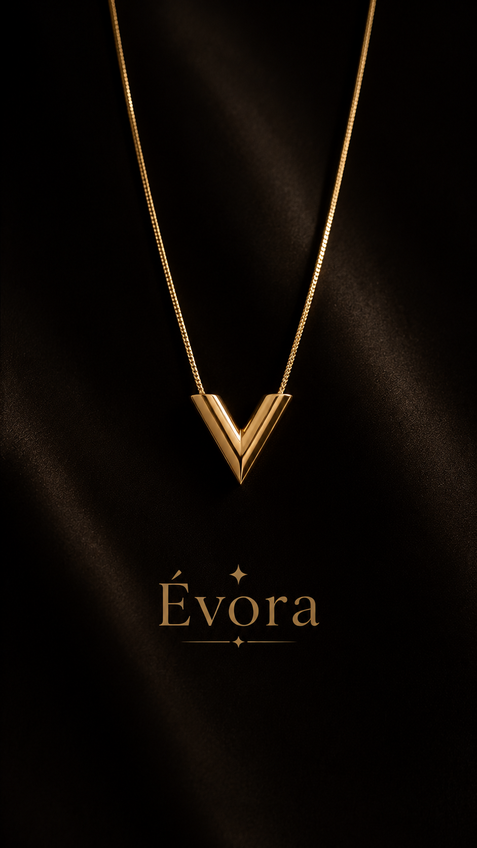 ÉVORAA V Necklace ✨